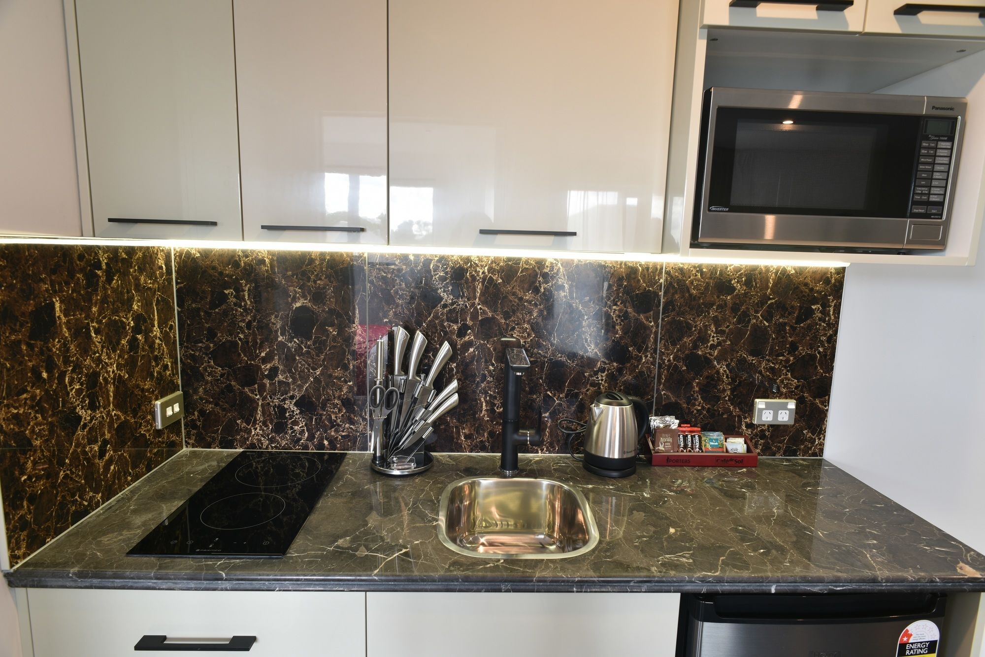 Bealey Plaza Motel Κράισττσερτς Εξωτερικό φωτογραφία A kitchen in a serviced apartment