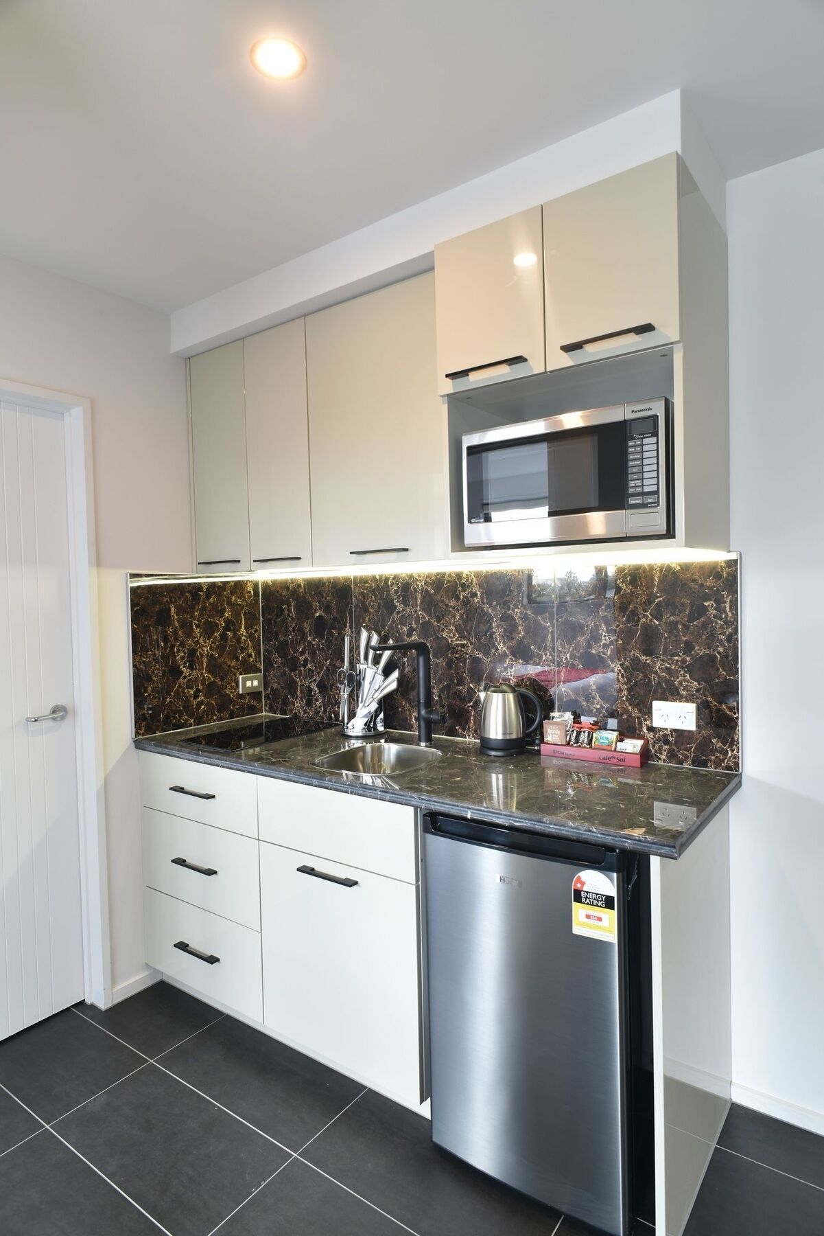 Bealey Plaza Motel Κράισττσερτς Εξωτερικό φωτογραφία A modern kitchen