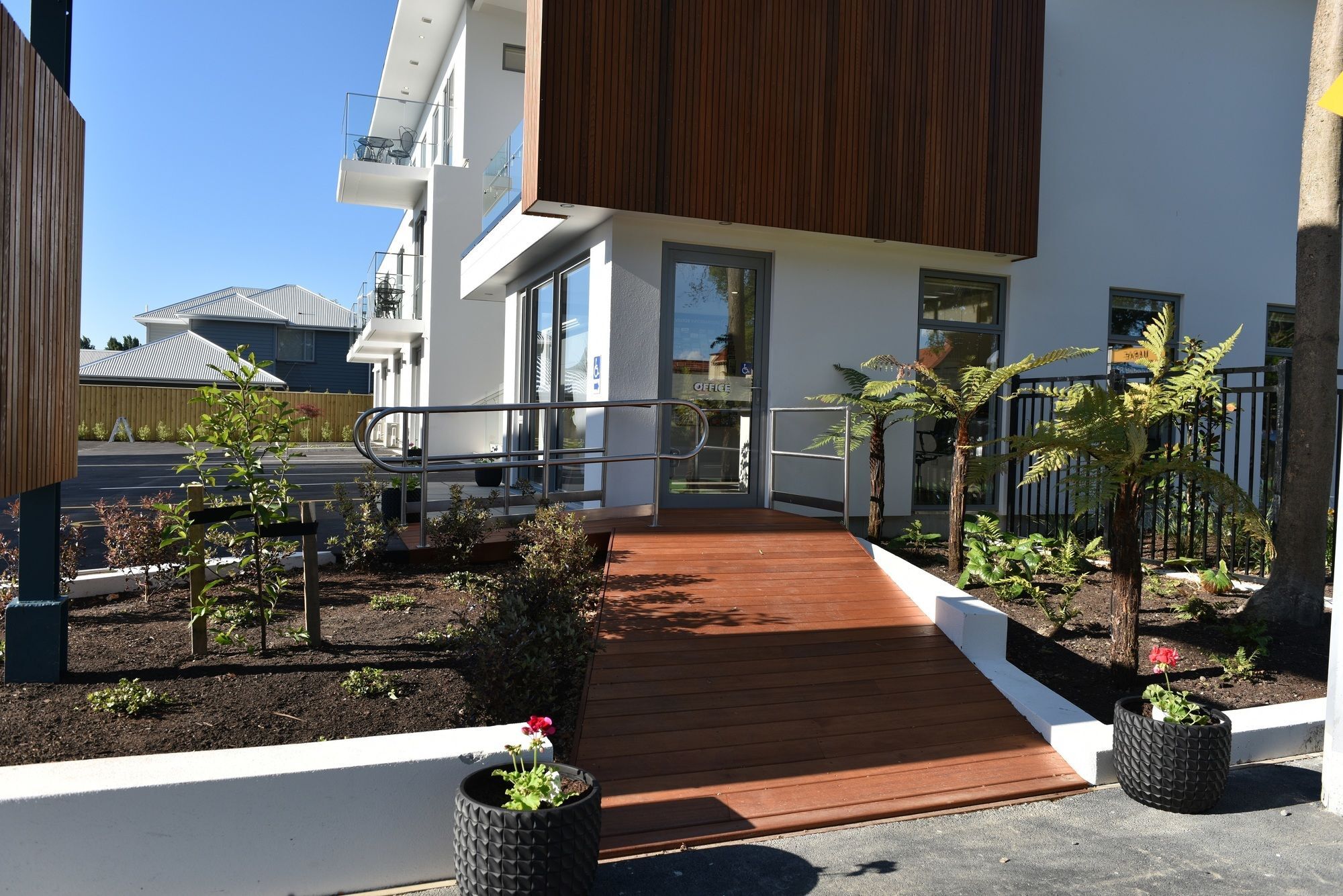 Bealey Plaza Motel Κράισττσερτς Εξωτερικό φωτογραφία A modern house in the suburb of St Johns